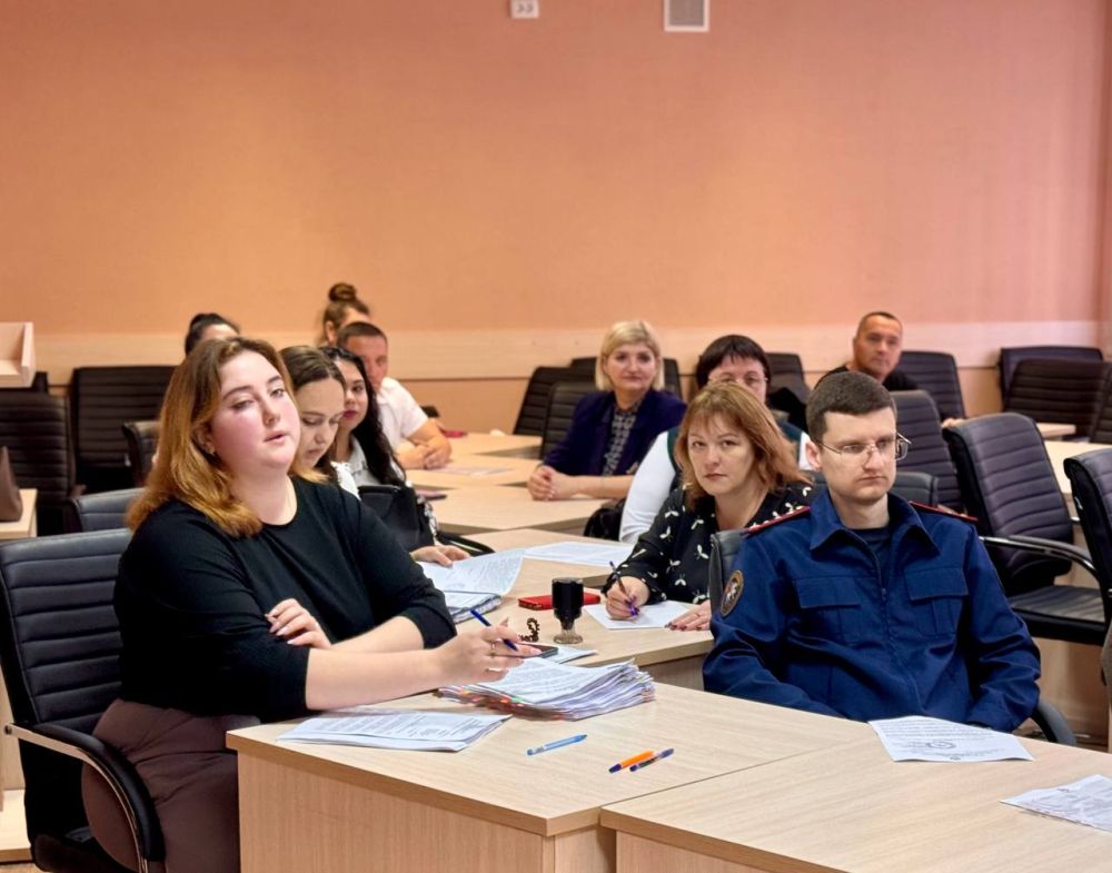 Наталья Симчук провела восьмое заседание Комиссии по делам несовершеннолетних и защите их прав Джанкойского района Наталья Симчук провела восьмое заседание Комиссии по делам несовершеннолетних и защите их прав Джанкойского района