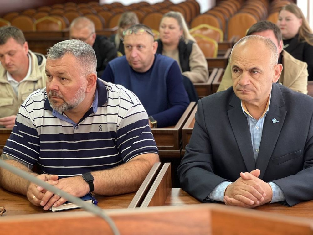 Встречи главы администрации города Игоря Ивина с председателями МКД продолжаются Встречи главы администрации города Игоря Ивина с председателями МКД продолжаются