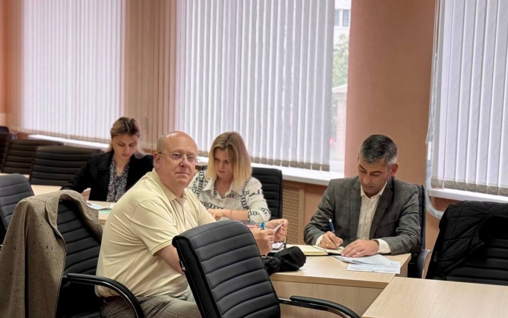 Наталья Симчук провела восьмое заседание Комиссии по делам несовершеннолетних и защите их прав Джанкойского района Наталья Симчук провела восьмое заседание Комиссии по делам несовершеннолетних и защите их прав Джанкойского района
