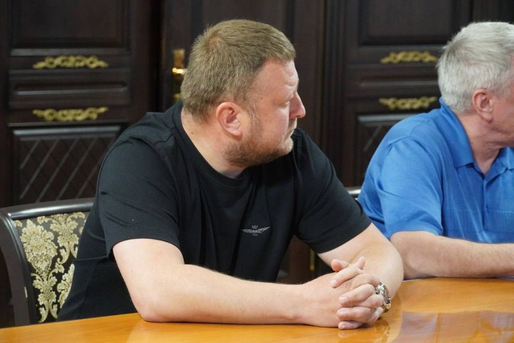 Глава администрации Керчи Олег Каторгин провел совещание с компанией «СТГ-Юг» Глава администрации Керчи Олег Каторгин провел совещание с компанией «СТГ-Юг»