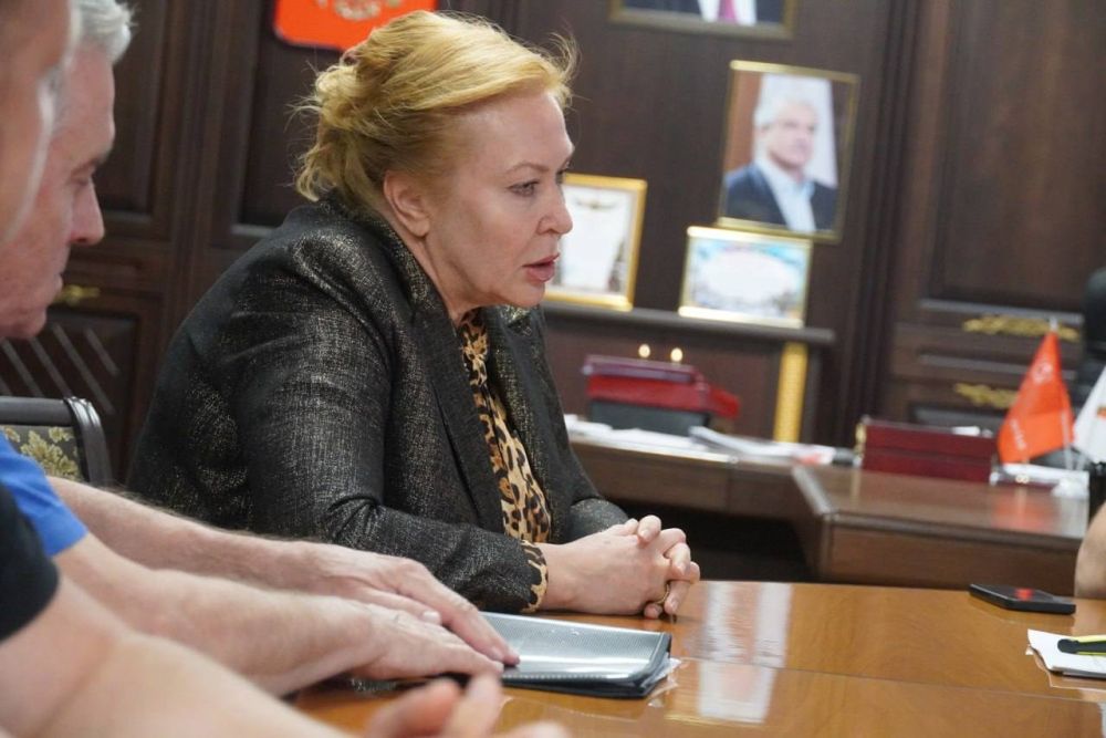 Глава администрации Керчи Олег Каторгин провел совещание с компанией «СТГ-Юг» Глава администрации Керчи Олег Каторгин провел совещание с компанией «СТГ-Юг»