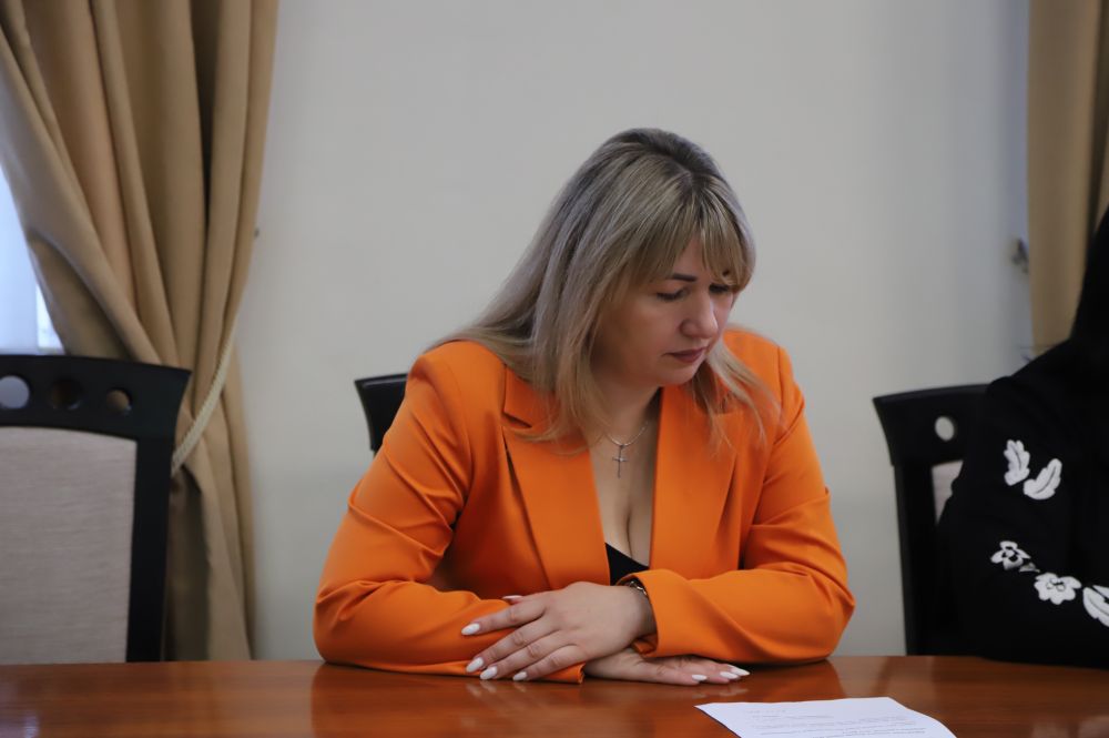 Глава администрации Бахчисарайского района Анжелика Ястребова с коллегами провела прием граждан Глава администрации Бахчисарайского района Анжелика Ястребова с коллегами провела прием граждан