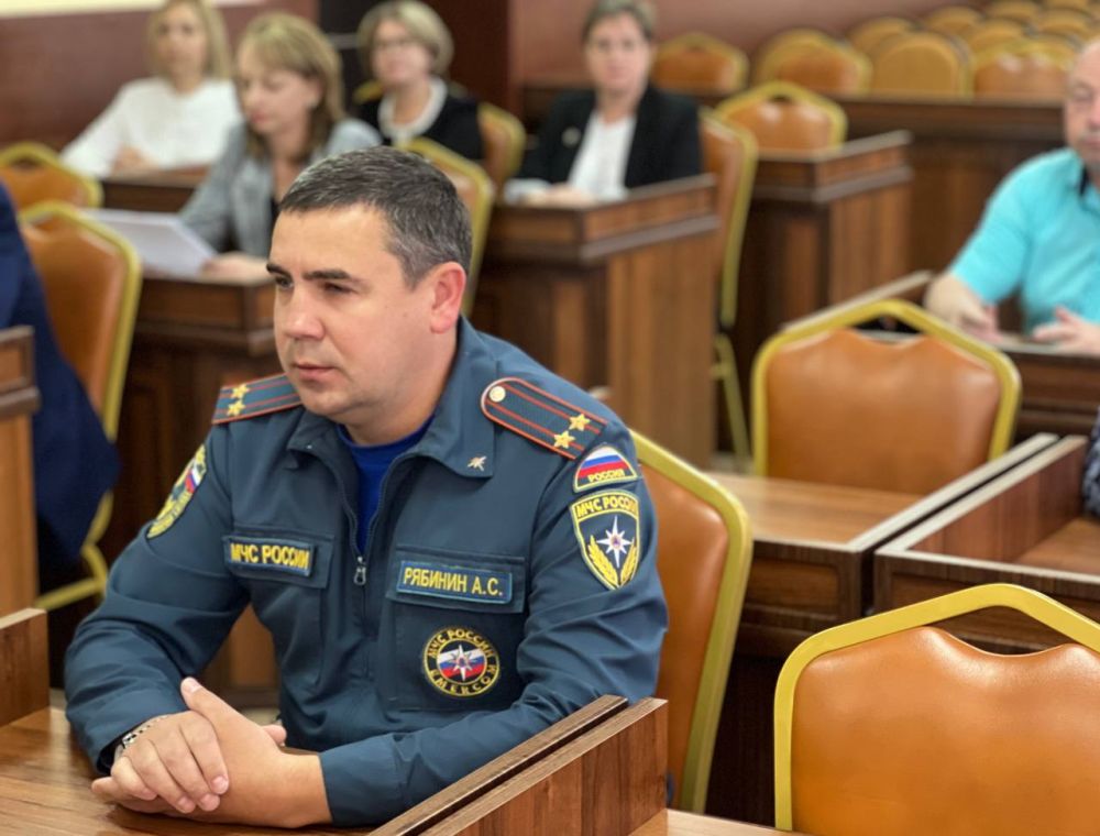 В Джанкое прошло заседание антитеррористической комиссии В Джанкое прошло заседание антитеррористической комиссии