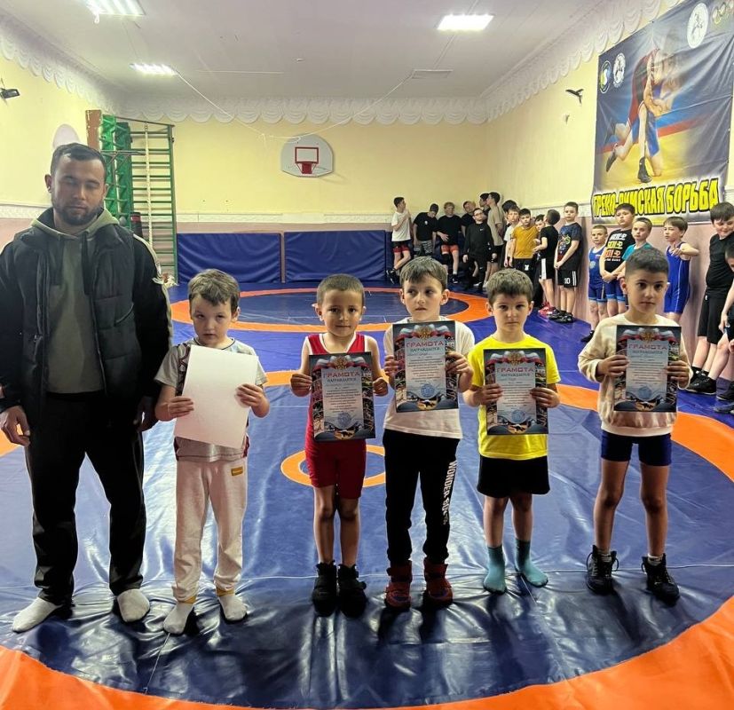 Поздравляем победителей! Благодарим родителей, тренеров, гордимся спортсменами Сакского района!- Владислав Хаджиев Поздравляем победителей! Благодарим родителей, тренеров, гордимся спортсменами Сакского района!- Владислав Хаджиев