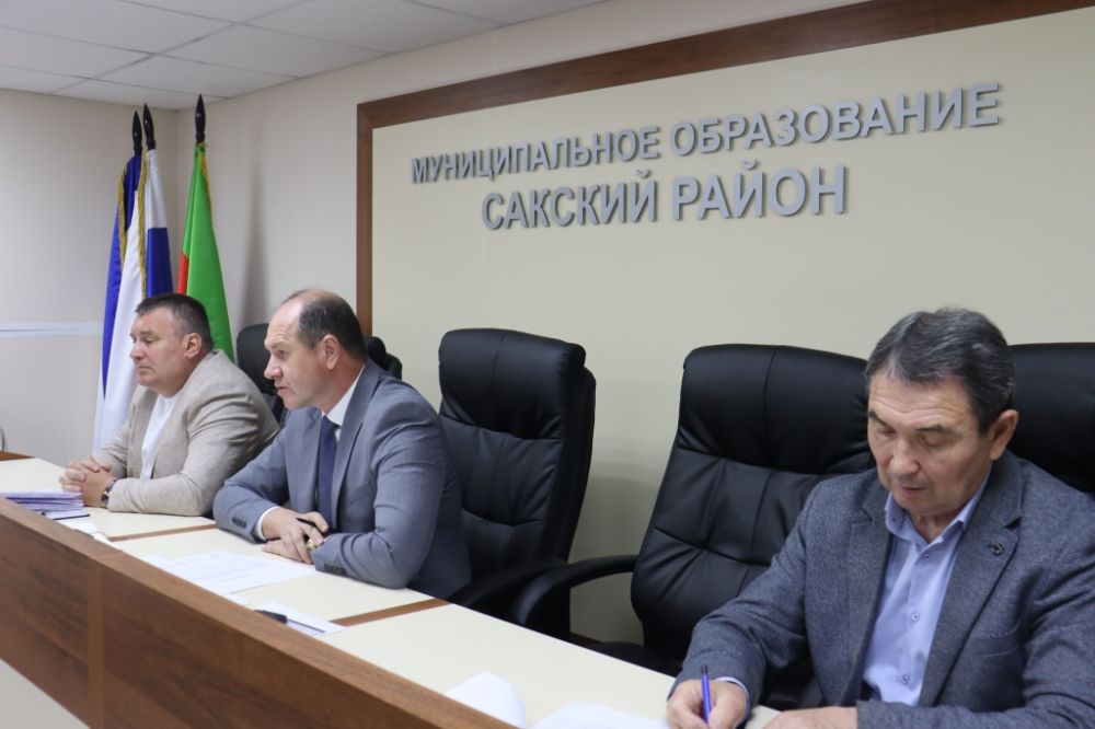Владислав Хаджиев, Михаил Слободяник провели совещание по зачислению добровольцев на военную службу по контракту Владислав Хаджиев, Михаил Слободяник провели совещание по зачислению добровольцев на военную службу по контракту