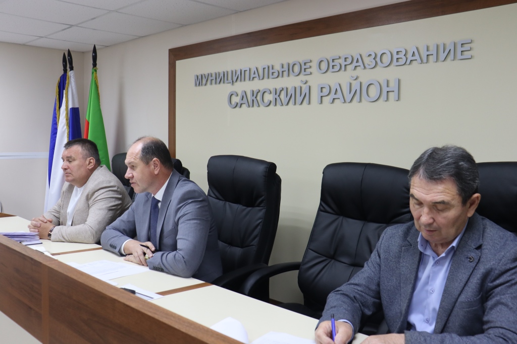Владислав Хаджиев, Михаил Слободяник провели совещание по зачислению добровольцев на военную службу по контракту Владислав Хаджиев, Михаил Слободяник провели совещание по зачислению добровольцев на военную службу по контракту