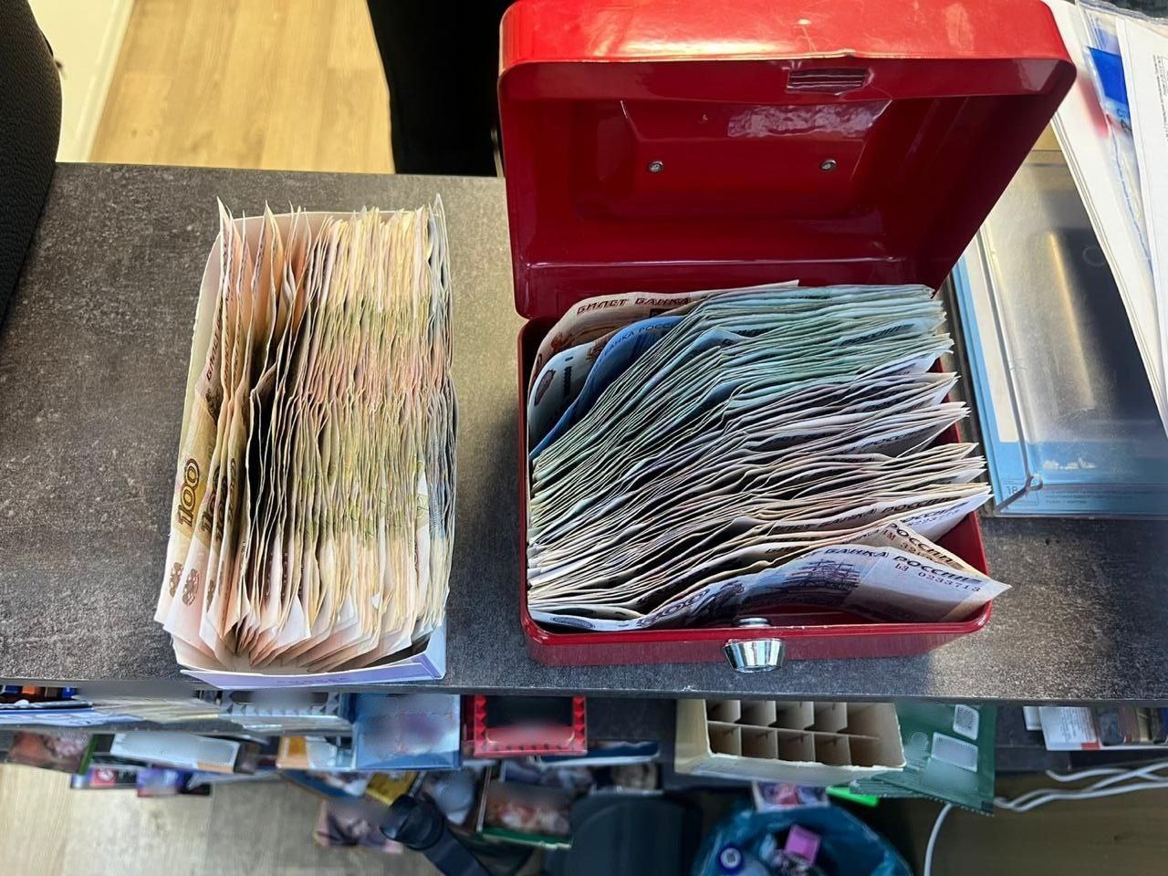 В Алуште раскрыли незаконную схему по продаже опасной продукции с никотином В Алуште раскрыли незаконную схему по продаже опасной продукции с никотином