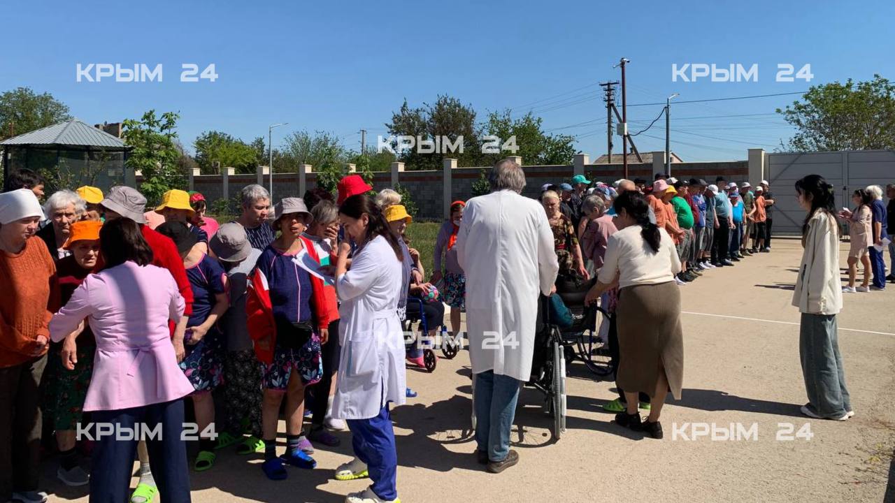 Учения МЧС прошли в психоневрологическом интернате Красногвардейского района Учения МЧС прошли в психоневрологическом интернате Красногвардейского района