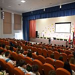 Для школьников Крыма прозвенел последний звонок Для школьников Крыма прозвенел последний звонок