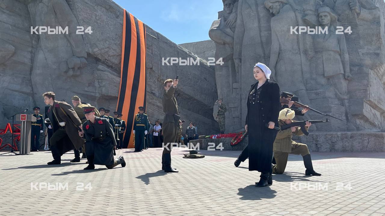 В Керчи отмечают День обороны Аджимушкайских каменоломен В Керчи отмечают День обороны Аджимушкайских каменоломен