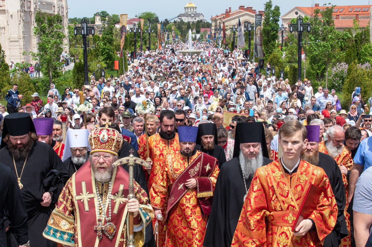 Власти Крыма приняли участие в торжествах в День крещения князя Владимира Власти Крыма приняли участие в торжествах в День крещения князя Владимира