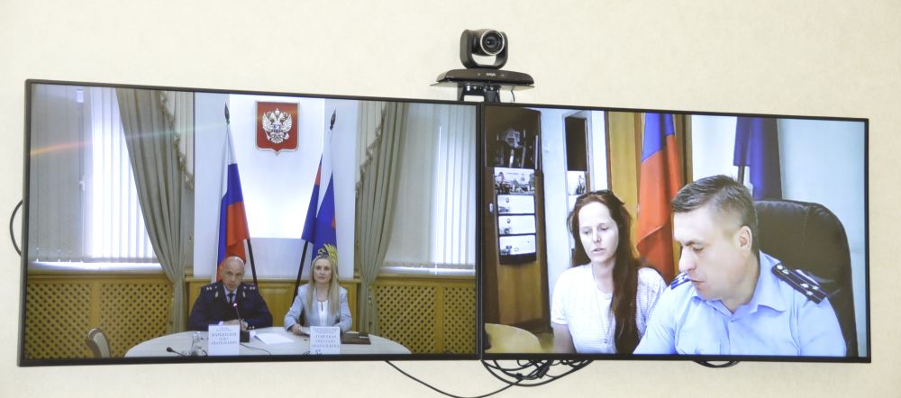 Прокурор Республики Крым и Уполномоченный по защите прав предпринимателей в Республике Крым провели прием предпринимателей В Прокуратуре Республики Крым состоялся совместный прием субъектов предпринимательской деятельности прокурором Республики Крым Оле Прокурор Республики Крым и Уполномоченный по защите прав предпринимателей в Республике Крым провели прием предпринимателей В Прокуратуре Республики Крым состоялся совместный прием субъектов предпринимательской деятельности прокурором Республики Крым Оле