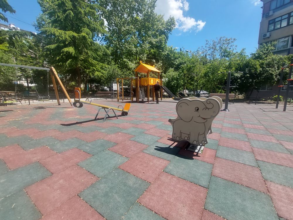 Продолжается благоустройство сквера по улице Ленина, в районе дома 60 Продолжается благоустройство сквера по улице Ленина, в районе дома 60