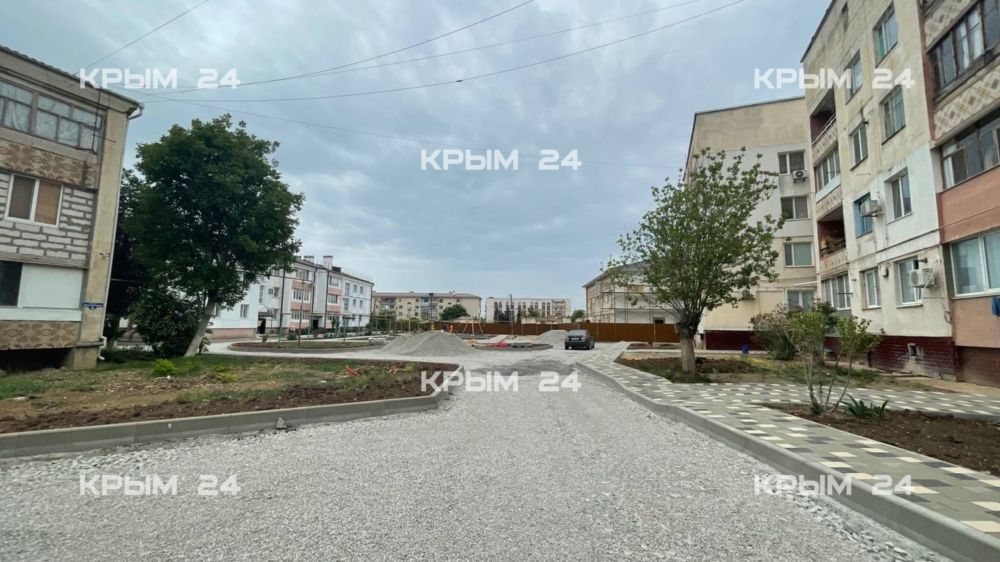В Сакском районе продолжается благоустройство дворов многоквартирных домов В Сакском районе продолжается благоустройство дворов многоквартирных домов