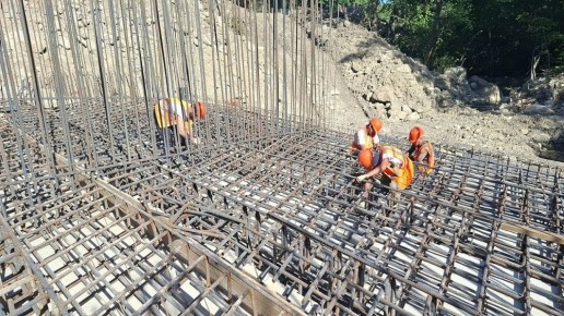 В Крыму ремонтируют дорогу к водопаду Джур-Джур