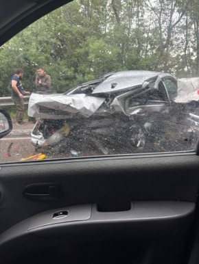 В Ялте на спуске в посёлок Ливадия столкнулись две легковушки