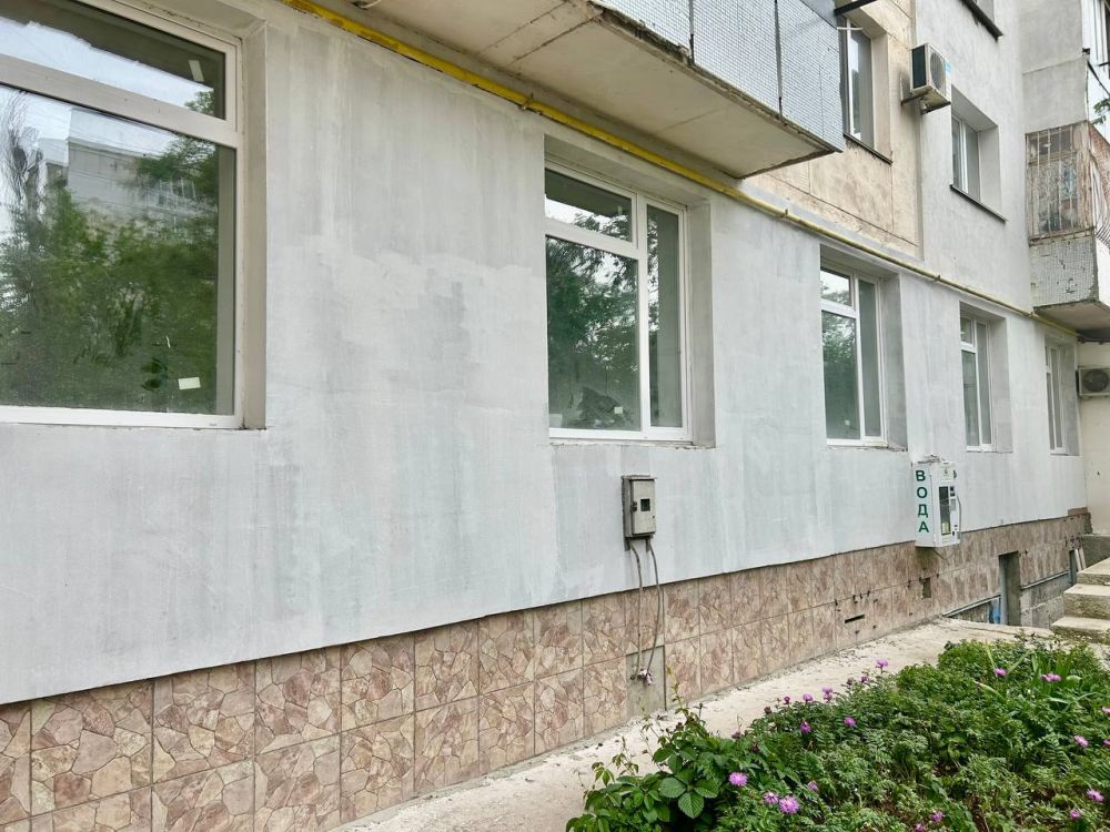 В Евпатории продолжается ремонт двух библиотек по нацпроекту «Семья» В Евпатории продолжается ремонт двух библиотек по нацпроекту «Семья»
