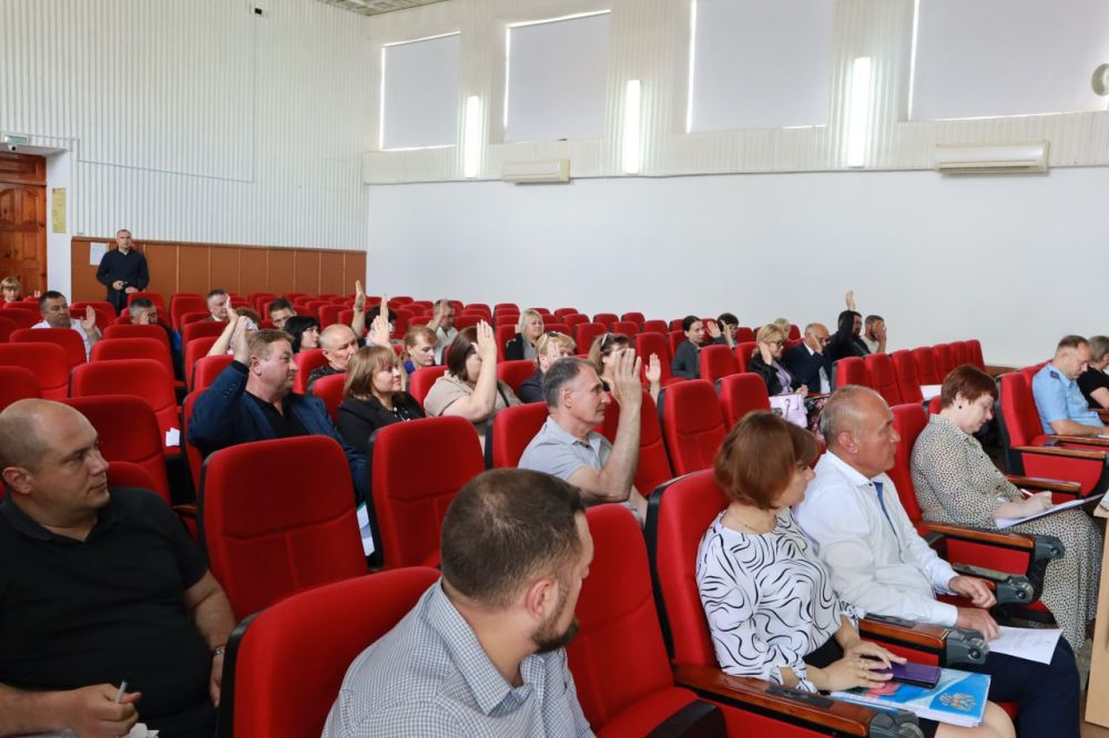 Сегодня принял участие в заседании 14-й сессии Белогорского районного совета третьего созыва
