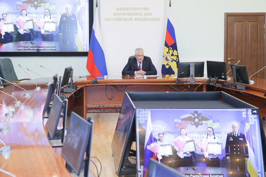 Владимир Колокольцев наградил детей и подростков, проявивших мужество при пресечении преступлений Владимир Колокольцев наградил детей и подростков, проявивших мужество при пресечении преступлений