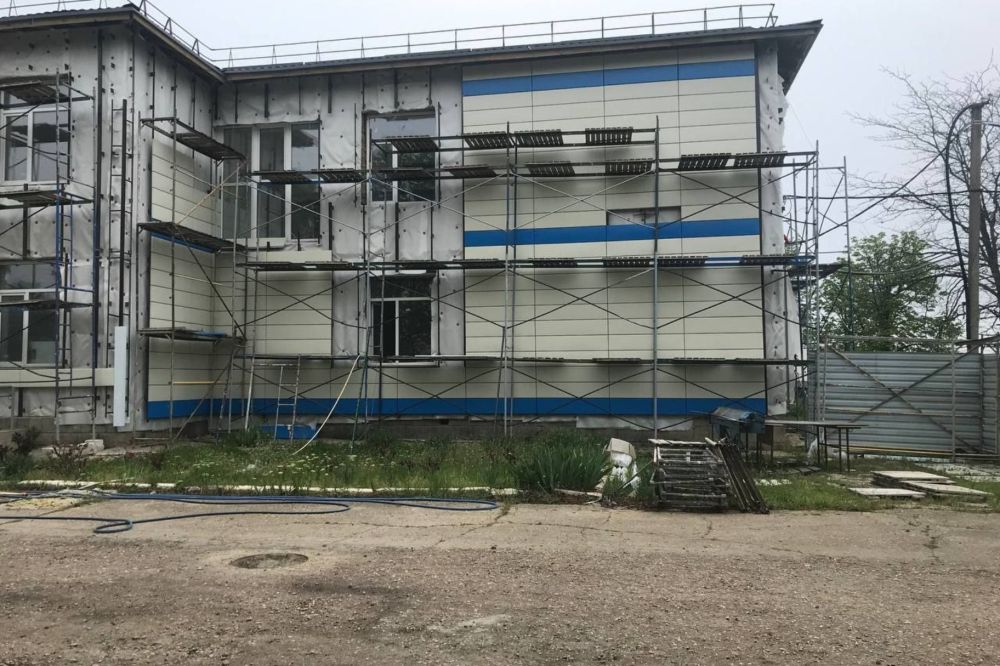 В Красногвардейском районе продолжается капитальный ремонт МБОУ «Амурская школа имени А.К. Чикаренко» В Красногвардейском районе продолжается капитальный ремонт МБОУ «Амурская школа имени А.К. Чикаренко»