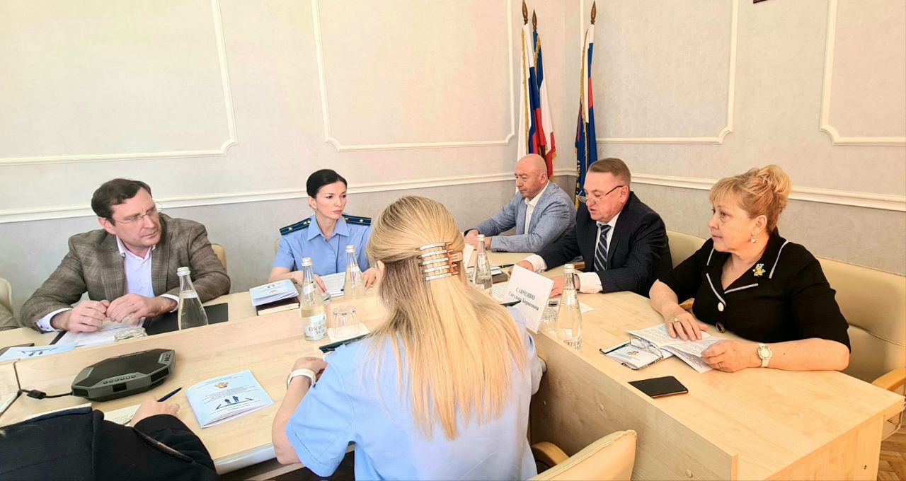Детский правозащитник Светлана Савченко приняла участие в научно-практическом круглом столе «Методика выявления и предупреждения нарушений прав и законных интересов несовершеннолетних» Детский правозащитник Светлана Савченко приняла участие в научно-практическом круглом столе «Методика выявления и предупреждения нарушений прав и законных интересов несовершеннолетних»