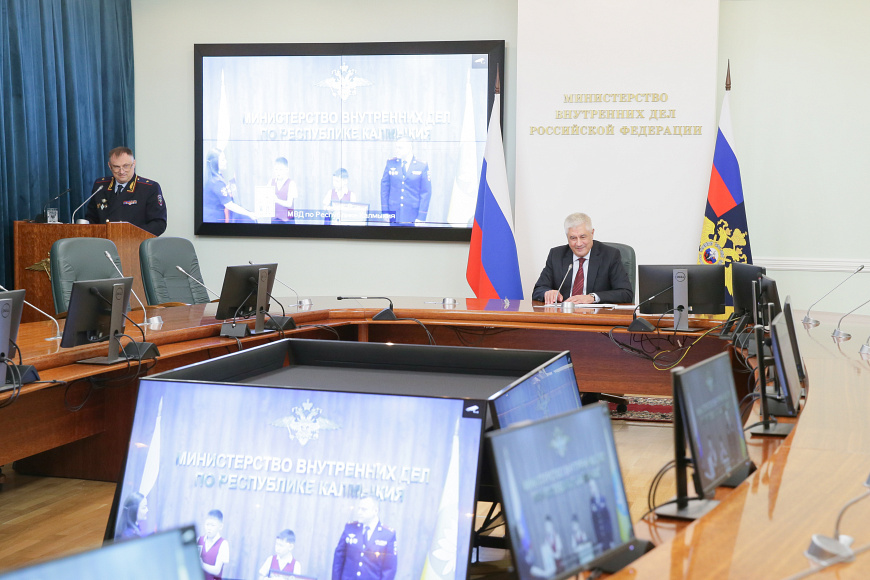 Владимир Колокольцев наградил детей и подростков, проявивших мужество при пресечении преступлений Владимир Колокольцев наградил детей и подростков, проявивших мужество при пресечении преступлений