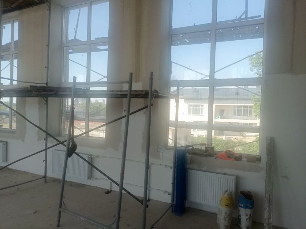 В Красногвардейском районе продолжается капитальный ремонт МБОУ «Амурская школа имени А.К. Чикаренко» В Красногвардейском районе продолжается капитальный ремонт МБОУ «Амурская школа имени А.К. Чикаренко»