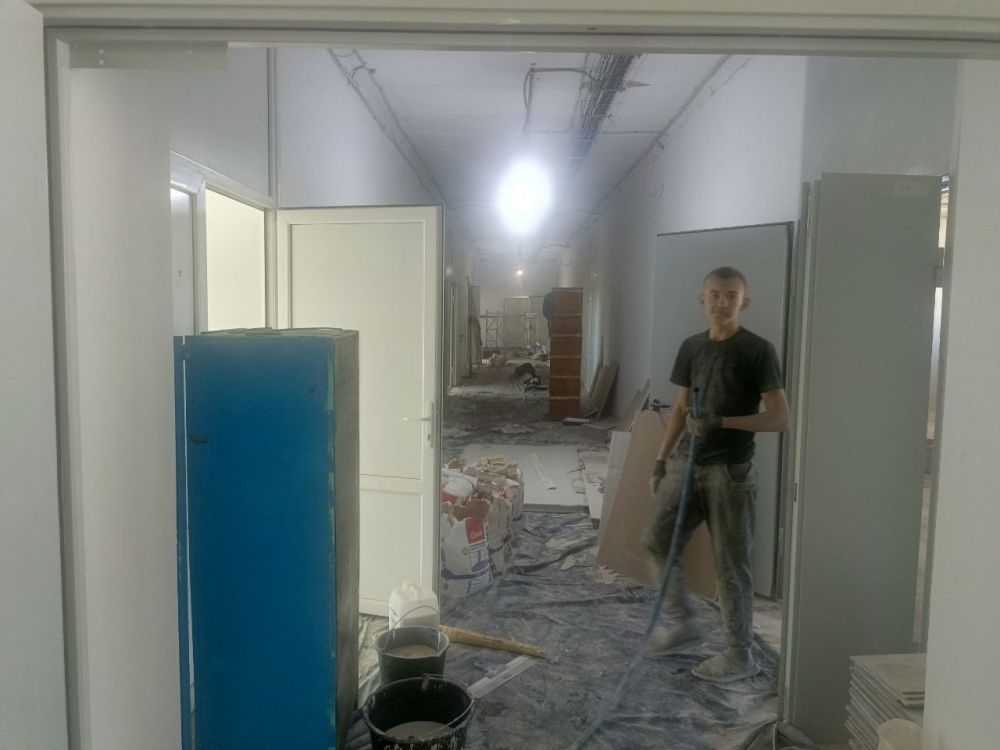 В Красногвардейском районе продолжается капитальный ремонт МБОУ «Амурская школа имени А.К. Чикаренко» В Красногвардейском районе продолжается капитальный ремонт МБОУ «Амурская школа имени А.К. Чикаренко»