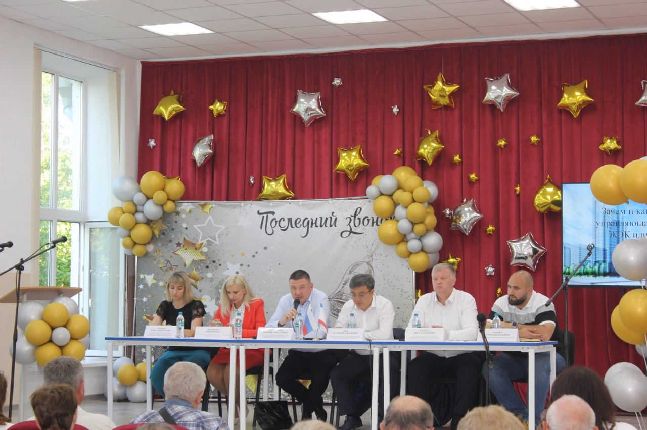 В Феодосии проводятся встречи руководства города с жителями В Феодосии проводятся встречи руководства города с жителями