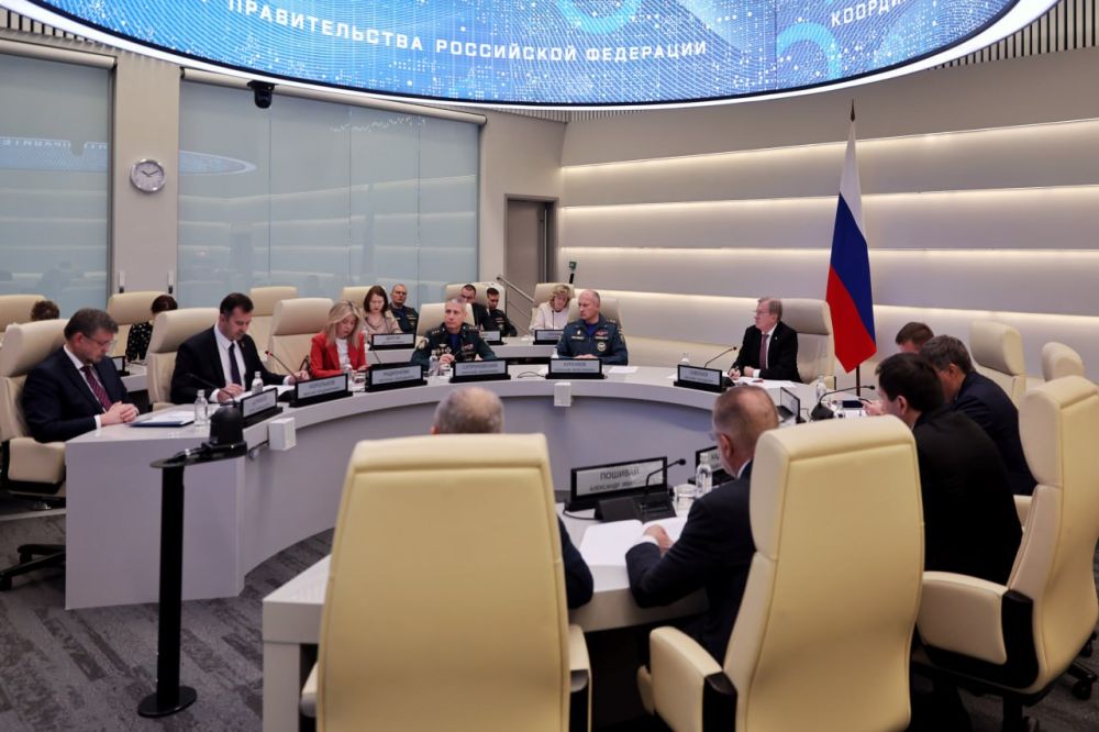 Виталий Савельев провел заседание правительственной комиссии для координации работ по ликвидации последствий чрезвычайной ситуации, вызванной крушением танкеров в Керченском проливе