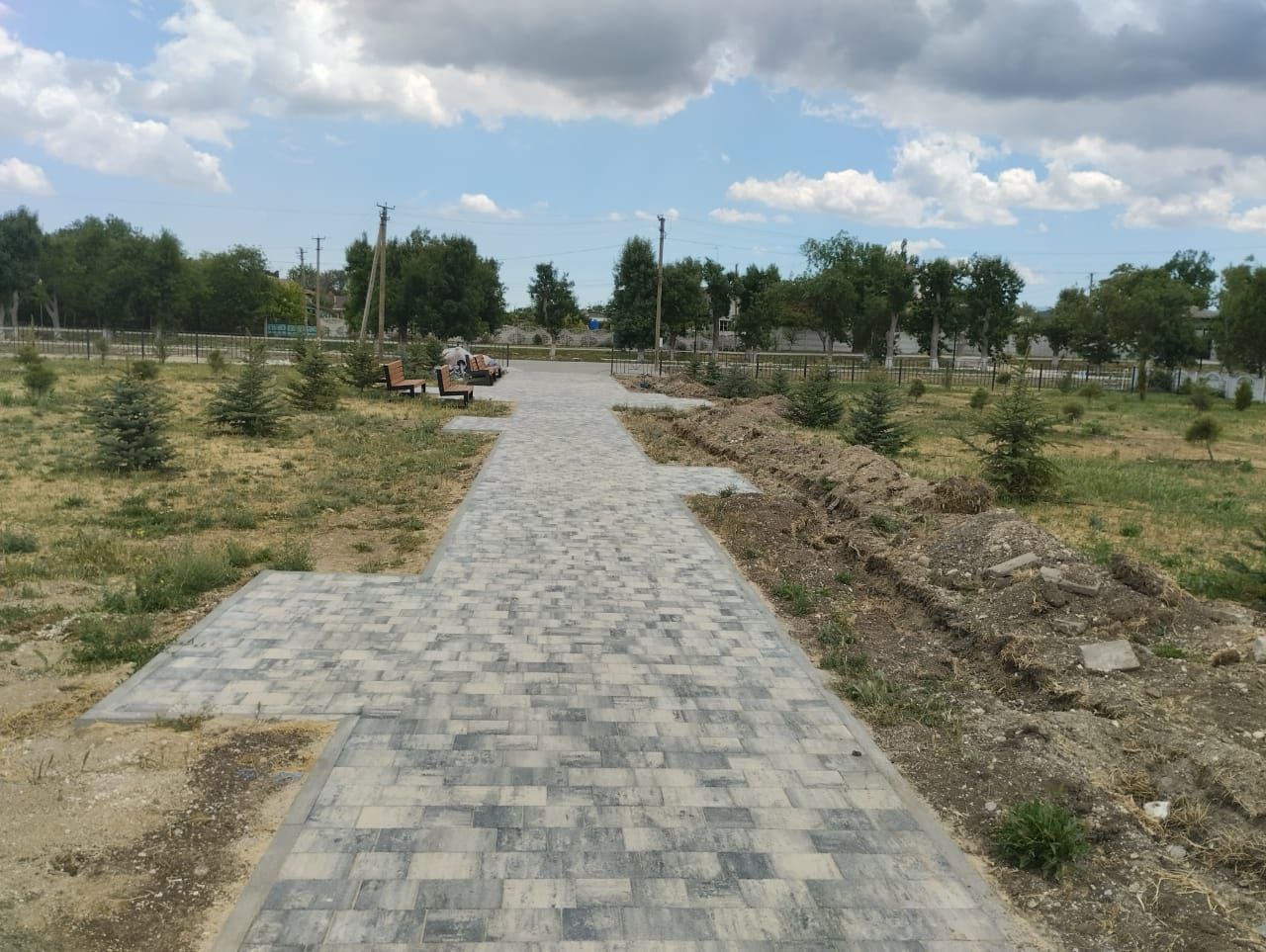 В селе Красногвардейском Советского района проводятся работы по благоустройству общественной территории «Парк души» В селе Красногвардейском Советского района проводятся работы по благоустройству общественной территории «Парк души»