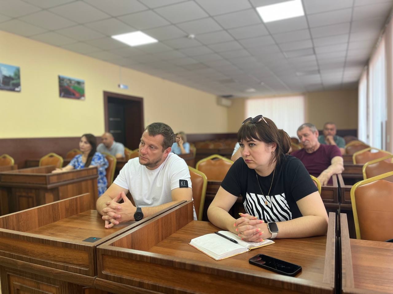 Игорь Ивин обсудил с предпринимателями вопрос надлежащего содержания прилегающих территорий к торговым объектам Игорь Ивин обсудил с предпринимателями вопрос надлежащего содержания прилегающих территорий к торговым объектам