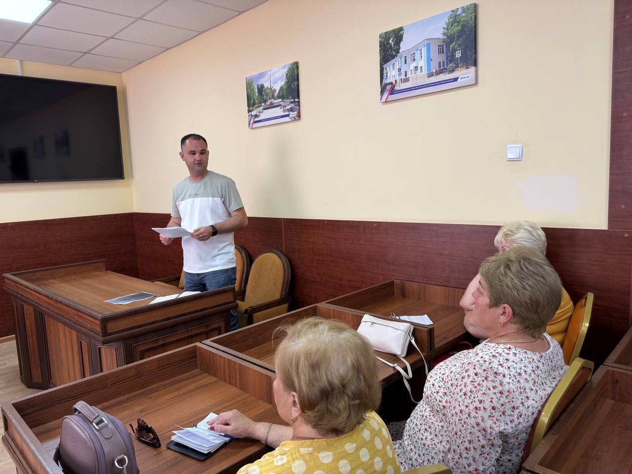 В Джанкое прошла еженедельная встреча с председателями МКД В Джанкое прошла еженедельная встреча с председателями МКД