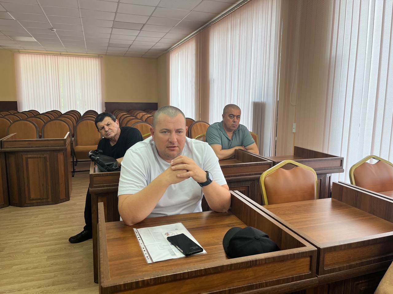 Игорь Ивин обсудил с предпринимателями вопрос надлежащего содержания прилегающих территорий к торговым объектам Игорь Ивин обсудил с предпринимателями вопрос надлежащего содержания прилегающих территорий к торговым объектам
