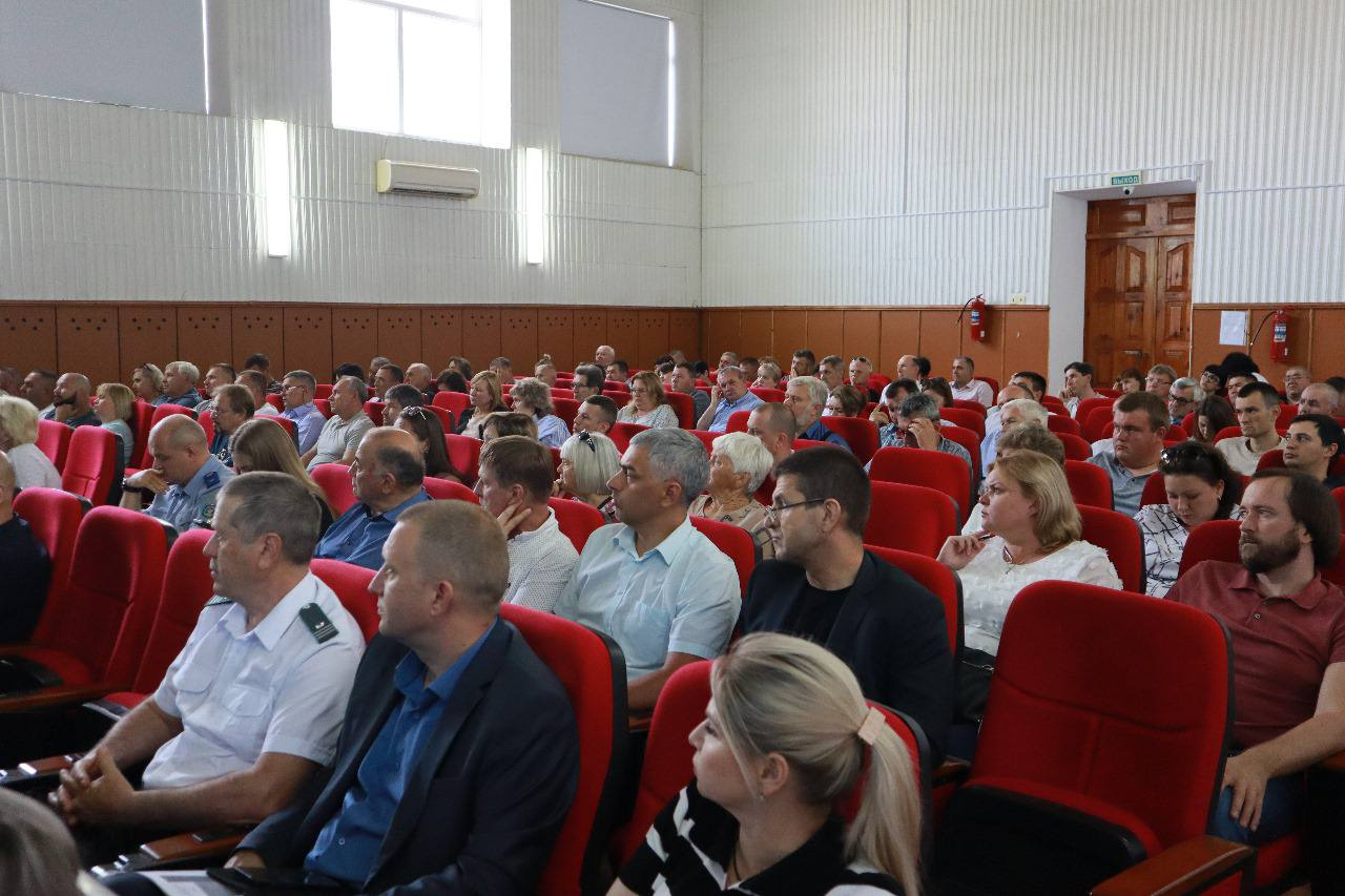 В Белогорском районе прошло всекрымское предуборочное совещание с участием профильных ведомств и экспертов В Белогорском районе прошло всекрымское предуборочное совещание с участием профильных ведомств и экспертов