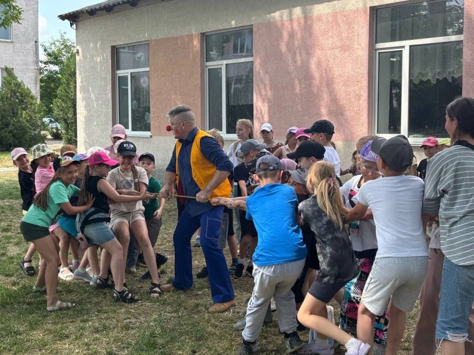 В школьных лагерях и дневных тематических площадках Джанкойского района прошли мероприятия, посвященные Международному дню защиты детей В школьных лагерях и дневных тематических площадках Джанкойского района прошли мероприятия, посвященные Международному дню защиты детей