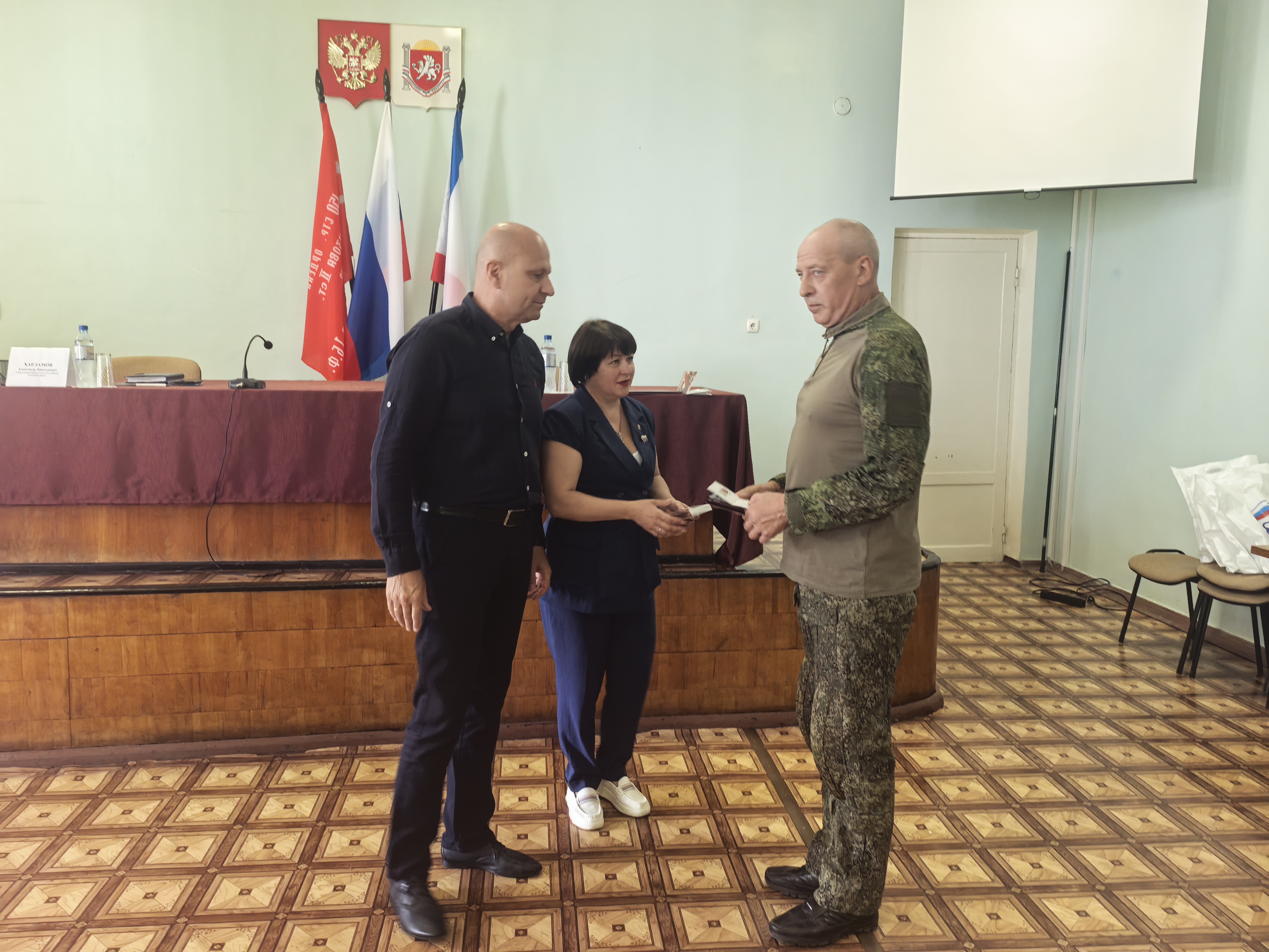 Александр Харламов провел аппаратное совещание по социально значимым вопросам Советского района Александр Харламов провел аппаратное совещание по социально значимым вопросам Советского района