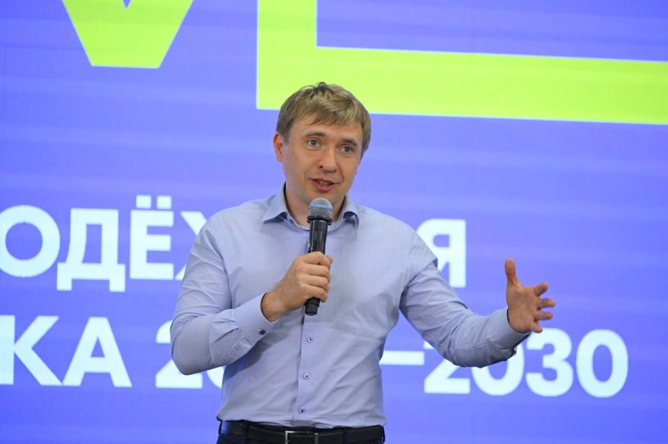 Алексей Зинченко: Первый день Всероссийского семинар-совещания руководителей, реализующих молодежную политику, начался в Омске