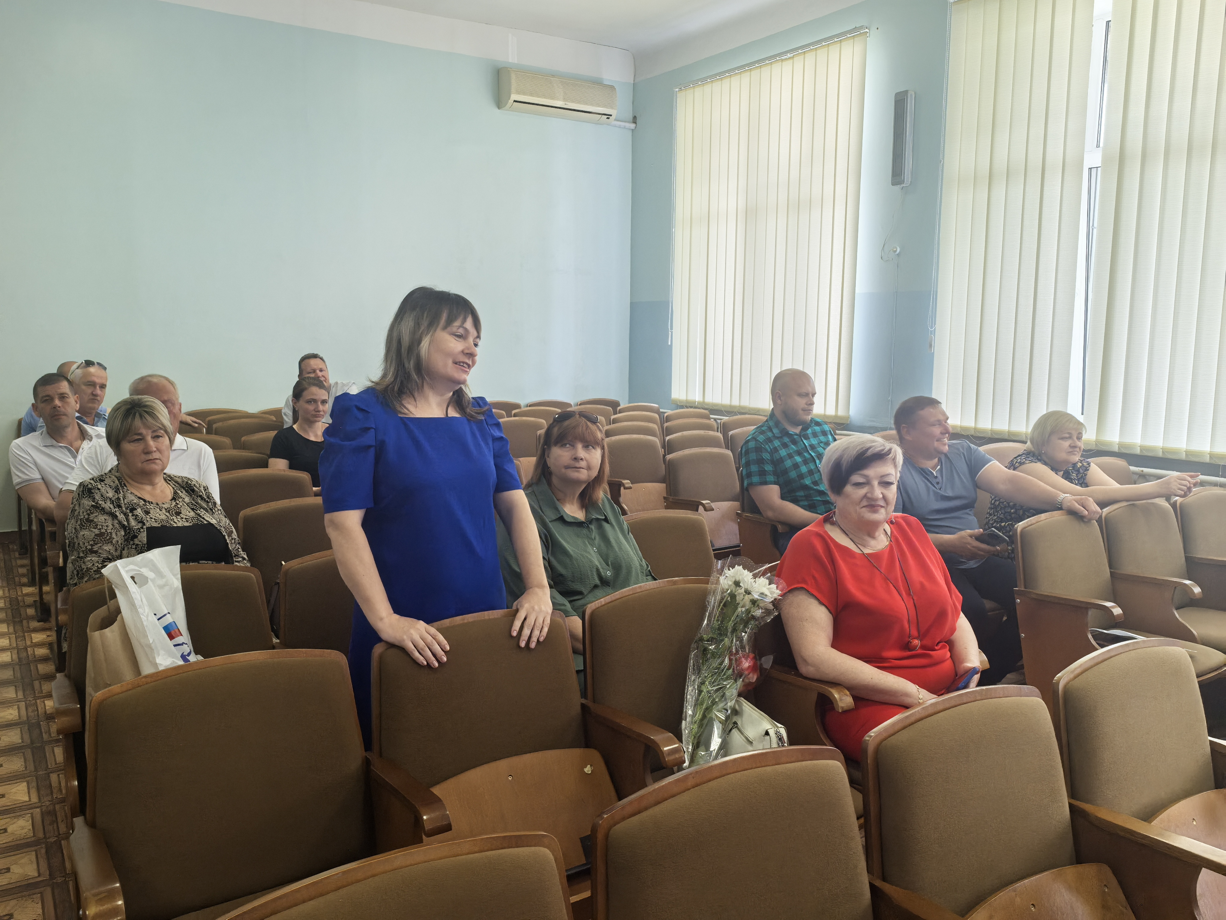Александр Харламов провел аппаратное совещание по социально значимым вопросам Советского района Александр Харламов провел аппаратное совещание по социально значимым вопросам Советского района