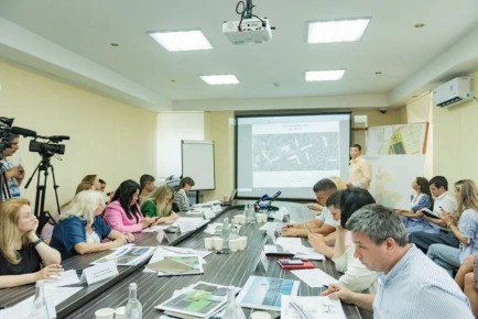 В Севастополе ведутся работы по восстановлению подпорных стен на улице Адмирала Октябрьского