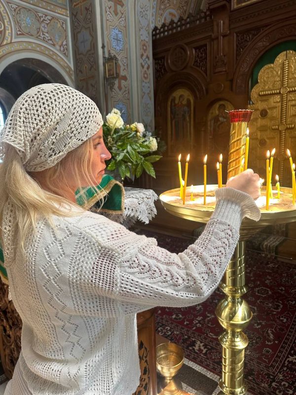 Ольга Торубарова: Со Святой Троицей, дорогие друзья! Ольга Торубарова: Со Святой Троицей, дорогие друзья!
