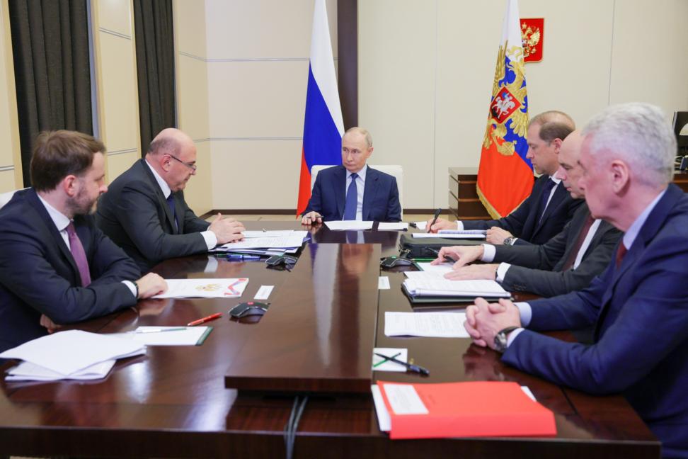 Дети в книжном, Папа на проводе и "Ы" - значит Крым. Главное по Путину за неделю Дети в книжном, Папа на проводе и "Ы" - значит Крым. Главное по Путину за неделю