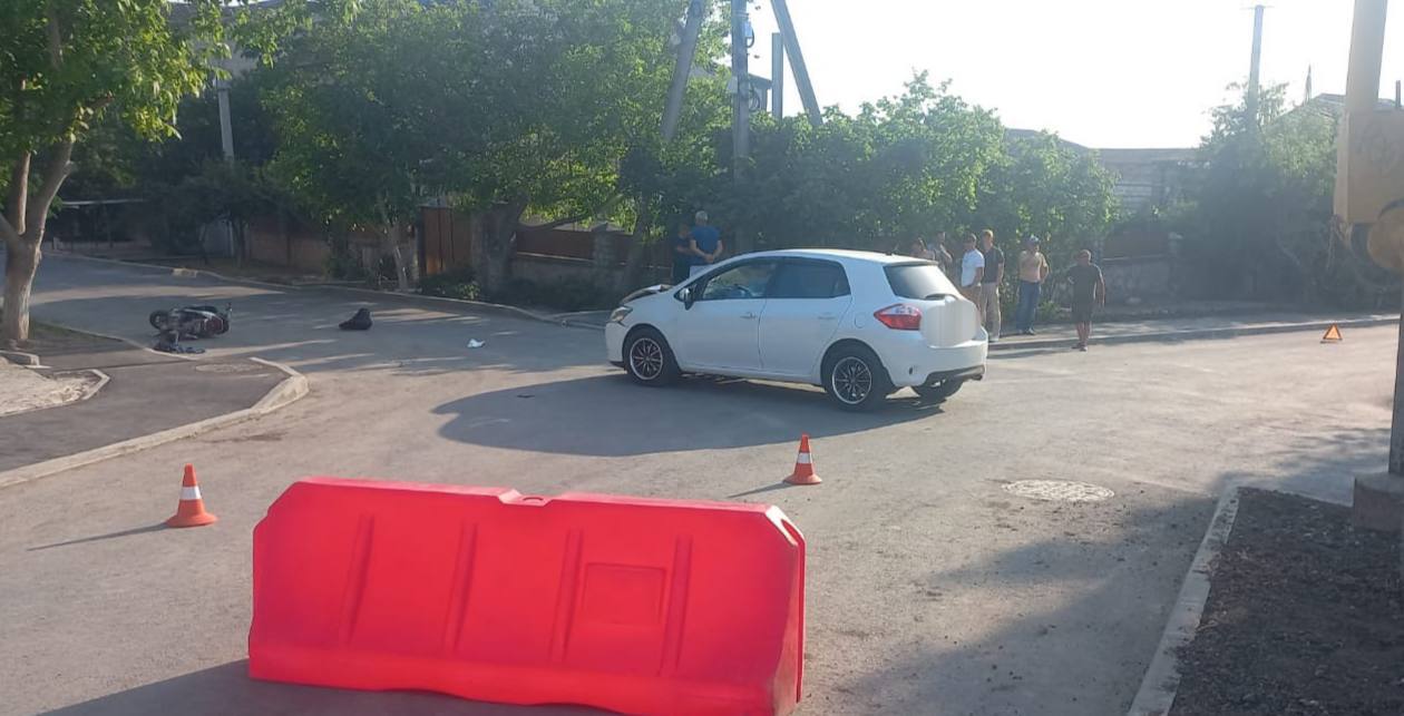 В Бахчисарае в ДТП пострадали два подростка В Бахчисарае в ДТП пострадали два подростка
