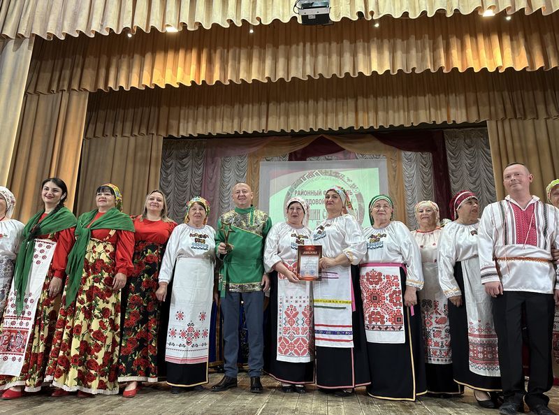 Традициям быть: в районном Доме культуры пгт. Советский прошел фестиваль обрядовой культуры «Традиции связующая нить» Традициям быть: в районном Доме культуры пгт. Советский прошел фестиваль обрядовой культуры «Традиции связующая нить»