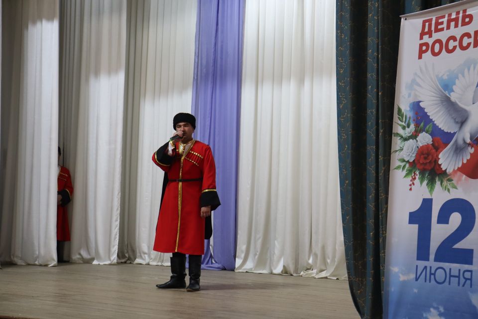 Любовь к нашей стране дает нам энергию созидать, создавать будущее для наших детей- Владислав Хаджиев Любовь к нашей стране дает нам энергию созидать, создавать будущее для наших детей- Владислав Хаджиев
