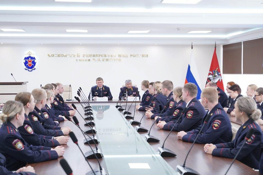 Сергей Лебедев в Московском университете МВД России имени В.Я. Кикотя подвел итоги викторины, посвященной 80-й годовщине Победы Сергей Лебедев в Московском университете МВД России имени В.Я. Кикотя подвел итоги викторины, посвященной 80-й годовщине Победы