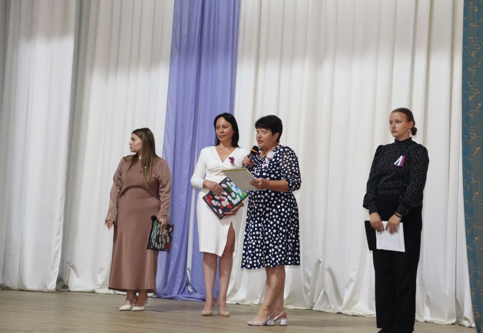 Любовь к нашей стране дает нам энергию созидать, создавать будущее для наших детей- Владислав Хаджиев Любовь к нашей стране дает нам энергию созидать, создавать будущее для наших детей- Владислав Хаджиев