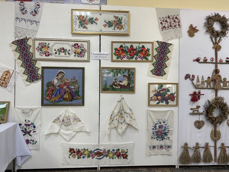 Традициям быть: в районном Доме культуры пгт. Советский прошел фестиваль обрядовой культуры «Традиции связующая нить» Традициям быть: в районном Доме культуры пгт. Советский прошел фестиваль обрядовой культуры «Традиции связующая нить»