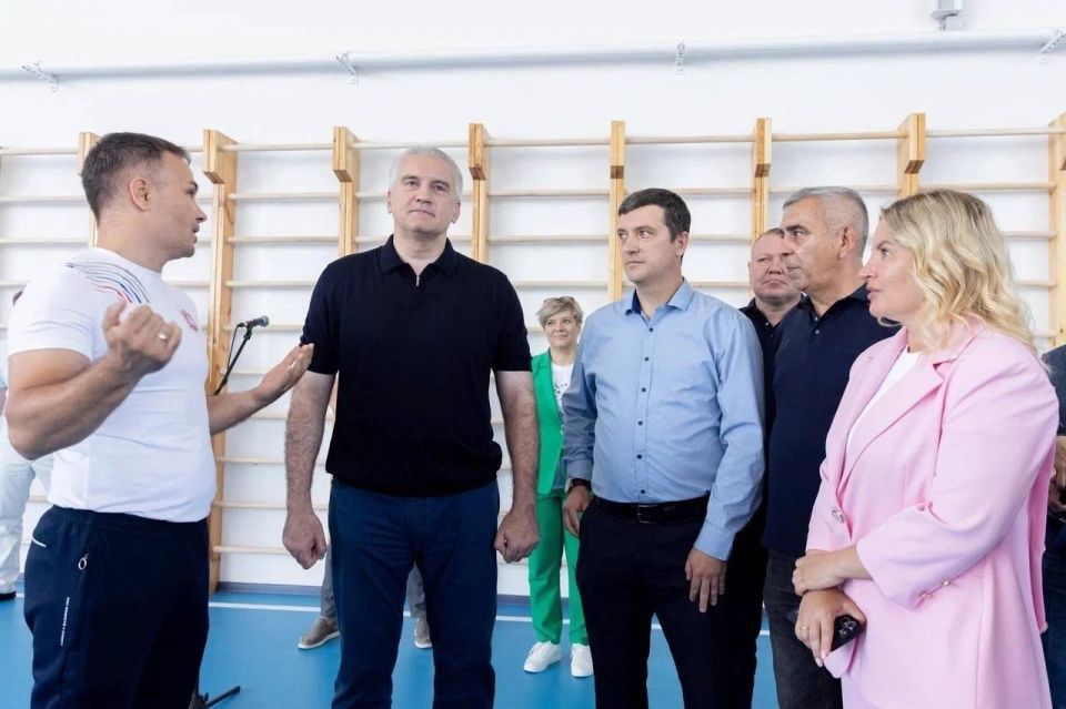 Ольга Торубарова: Глава Республики Крым Сергей Валерьевич Аксёнов с рабочим визитом посетил республиканскую спортивную школу N 3 в селе Доброе Симферопольского района Ольга Торубарова: Глава Республики Крым Сергей Валерьевич Аксёнов с рабочим визитом посетил республиканскую спортивную школу N 3 в селе Доброе Симферопольского района