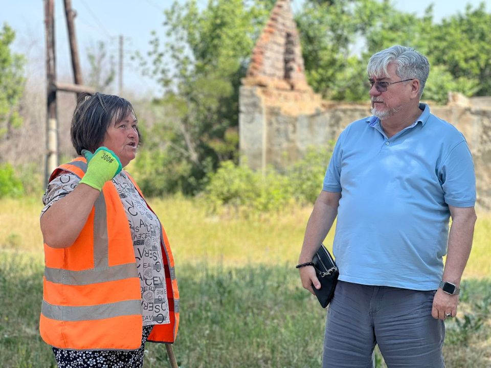 «Лично контролирую процесс санитарной очистки, общаюсь с дворниками и жителями города», - Игорь Ивин «Лично контролирую процесс санитарной очистки, общаюсь с дворниками и жителями города», - Игорь Ивин